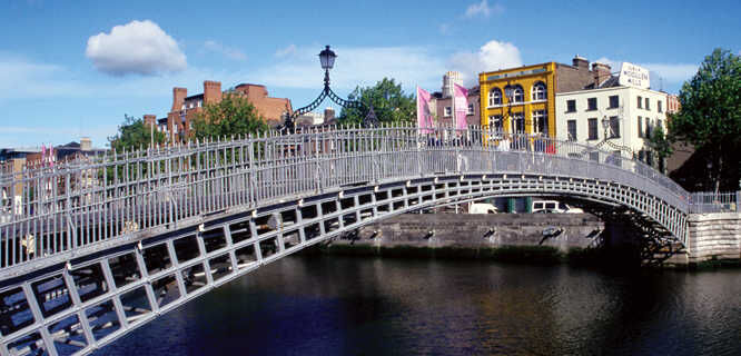 Ha' Penny Bridge, Dublin, Ireland