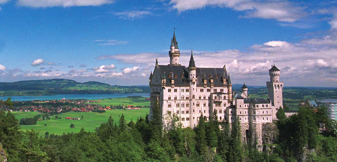Escorted europe castle tours with Commit Escorted europe castle tours