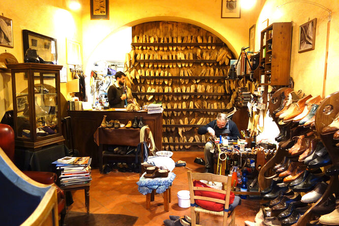 Cobbler's shop, Florence, Italy