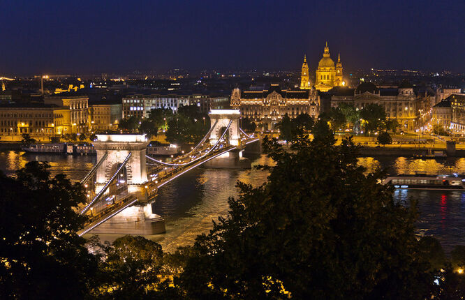 Chain Bridge and St. István's Basilica, Budapest
