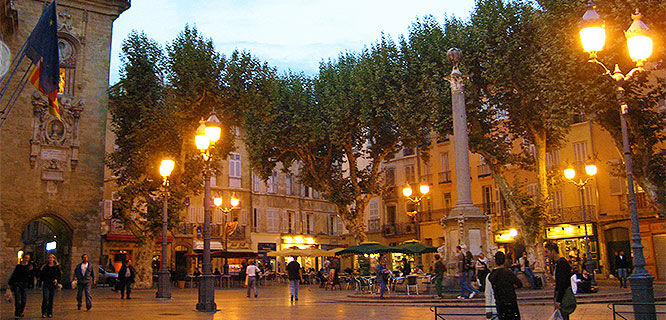 Place de l’Hôtel de Ville, Aix-en-Provence, France