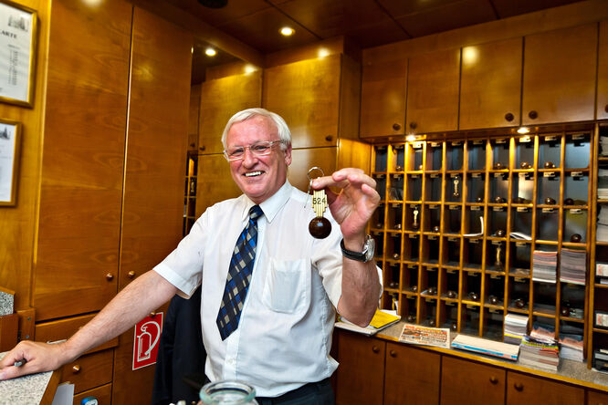 Hotel receptionist, Vienna, Austria