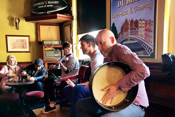 Pub musicians, Dublin, Ireland