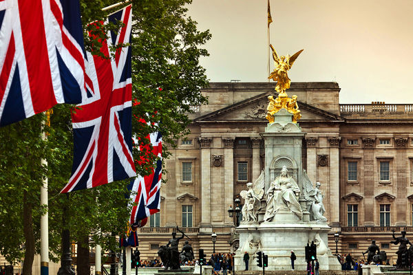 Buckingham Palace and Victoria Monument, London, England