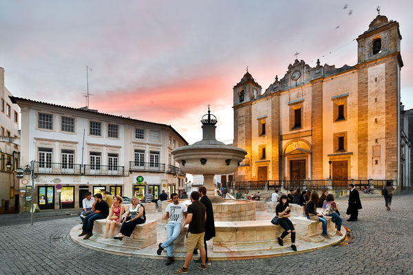 Praça do Giraldo, Évora, Portugal