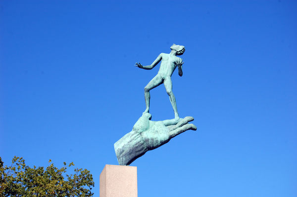 Hand of God (Carl Milles), Millesgården, Lidingö (Stockholm), Sweden