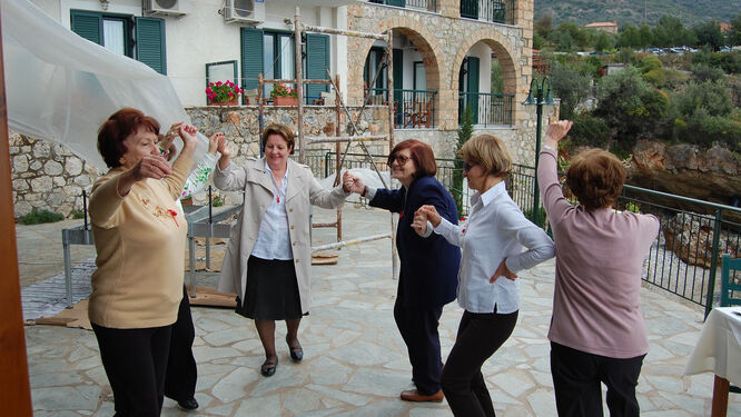 Women dancing in Kardamyli