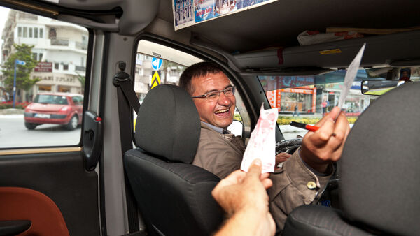 Tipping a taxi driver in Turkey