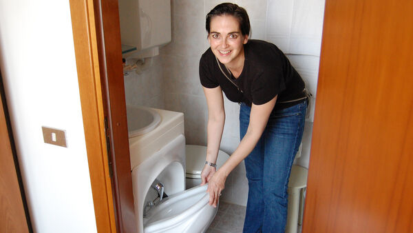 Opening a sink-mounted bidet