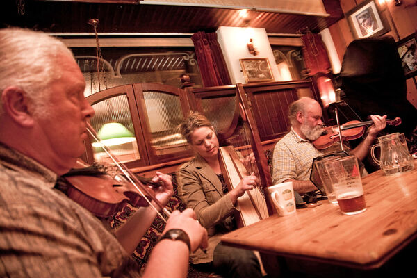 Pub musicians, Dingle