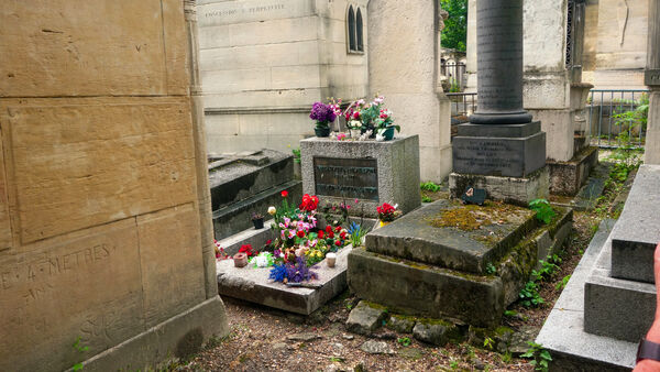Jim Morrison's grave, Père Lachaise Cemetery