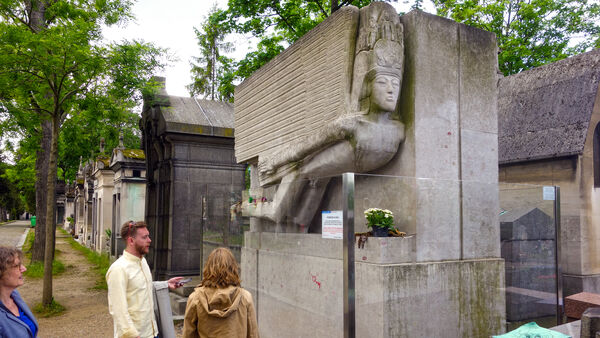 Oscar Wilde's grave, Père Lachaise Cemetery