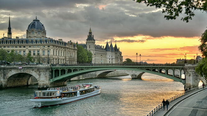 Seine River, Paris