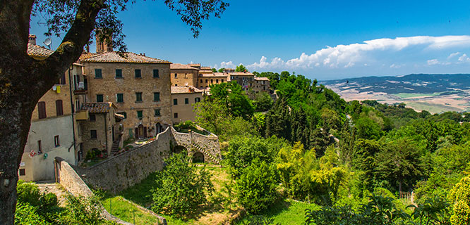italy-volterra-hillside-buildings