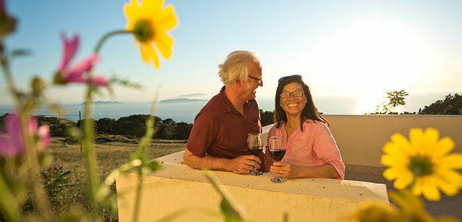 sicily-couple-drinking-wine-on-terrace