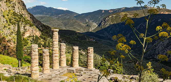 greece-delphi-columns