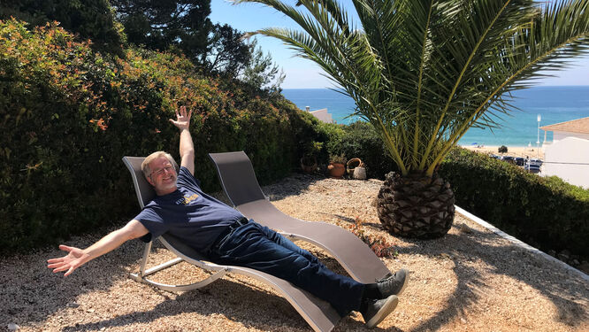 rick-lounging-in-salema-portugal