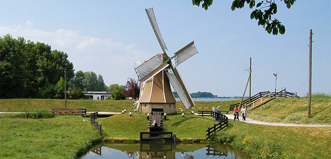 netherlands-enkhuizen-windmill
