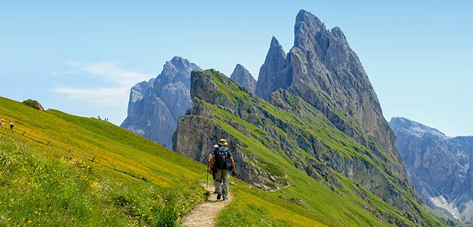 dolomites-hiker