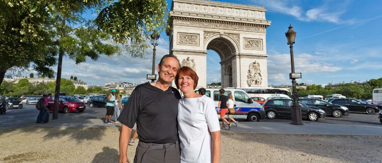 Couple at Arc de Triomphe, Paris