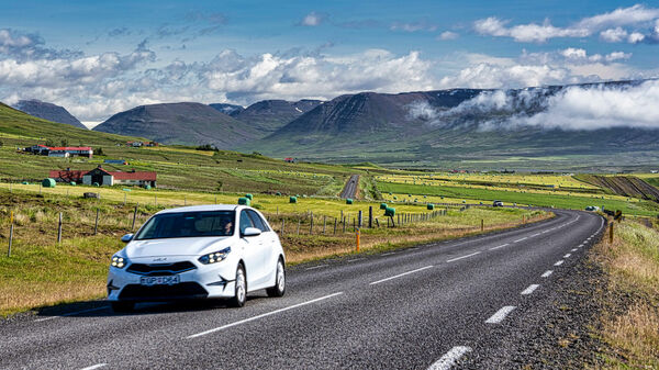 iceland-ring-road-white-car