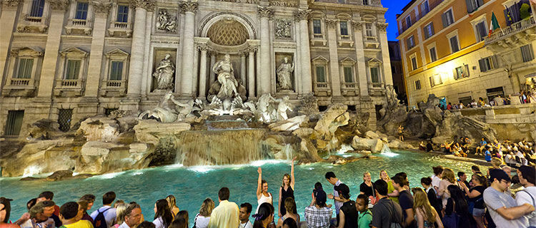 Crowd at Trevi fountain, Rome