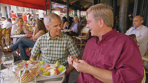 rick-and-steve-dining-at-paris-cafe