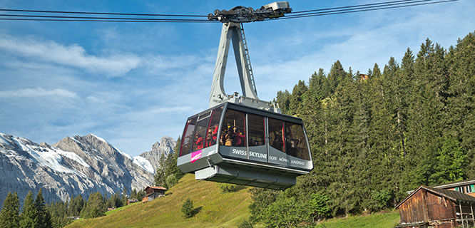 gondola-lift-over-lauterbrunnen-valley-switerland