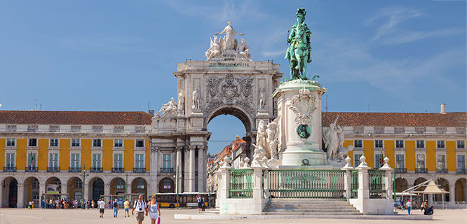 commercial square in lisbon