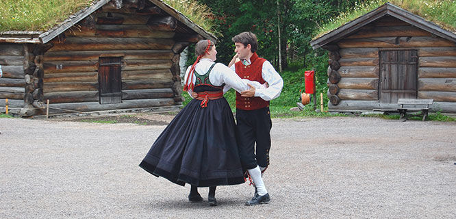 norwegian-open-air-museum-folk-dancers