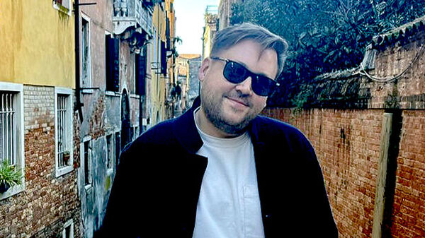 headshot of tour guide bryan fellbusch