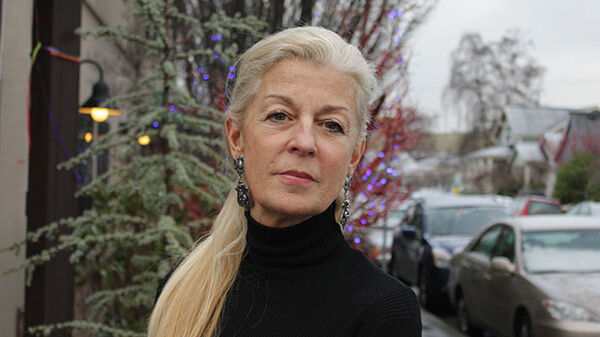 headshot of tour guide rebecca berry