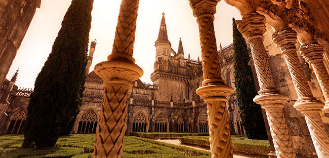 courtyard of a monastery in portugal