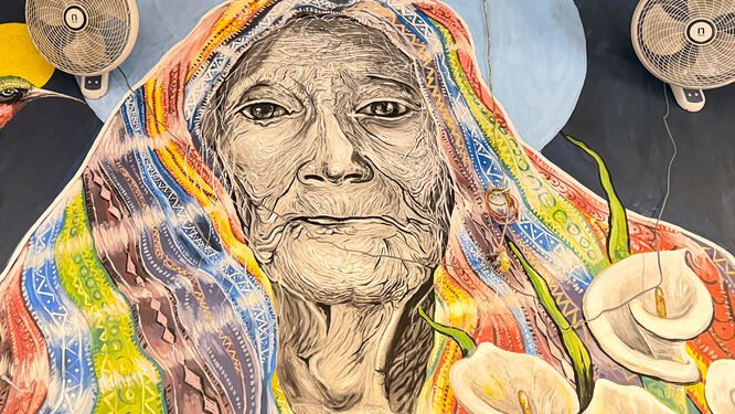 mural-of-old-woman